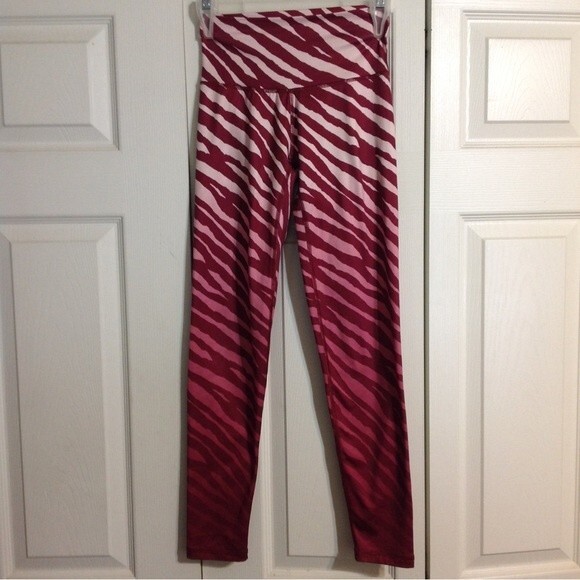 AERIE Size Small Red Pink Cream Animal Print Leggings Athleisure Loungewear Gym - Picture 1 of 7